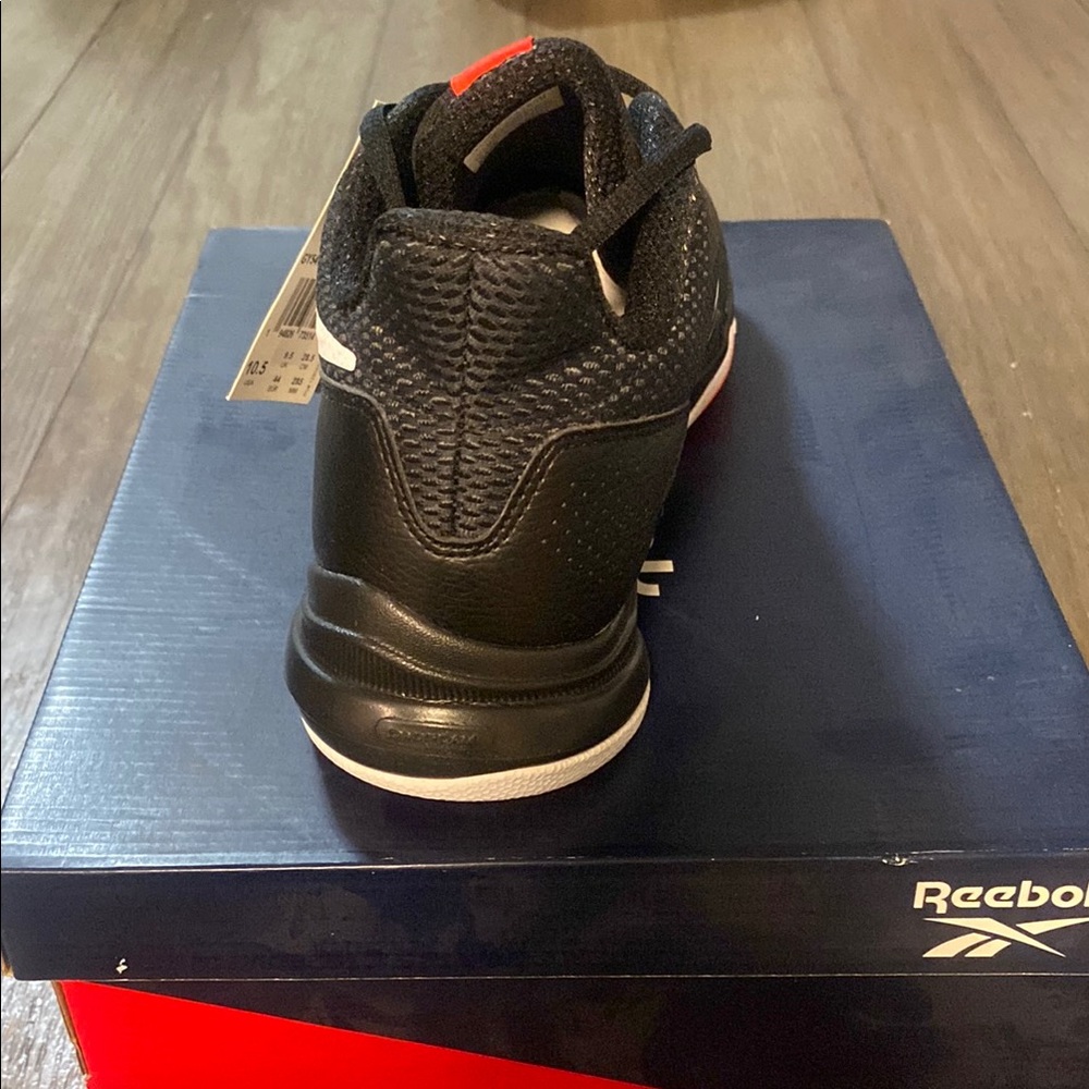 Reebok More Buckets Men's Black and White Athletic Shoes. NIB. Mens size 10.5 - Picture 6 of 10